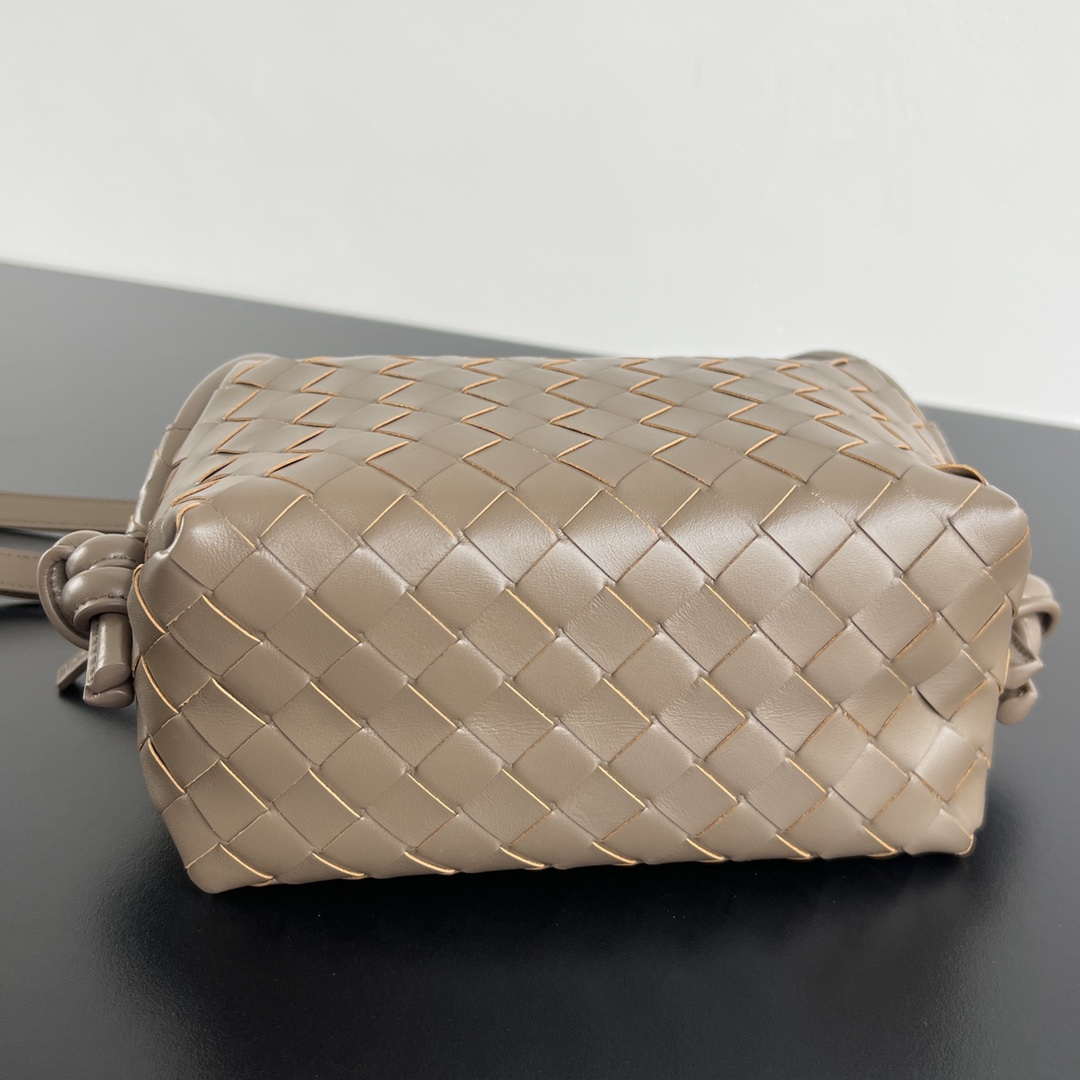 Bottega Veneta BV 796615  Mini Loop intrecciato leather cross-body bag Coffee