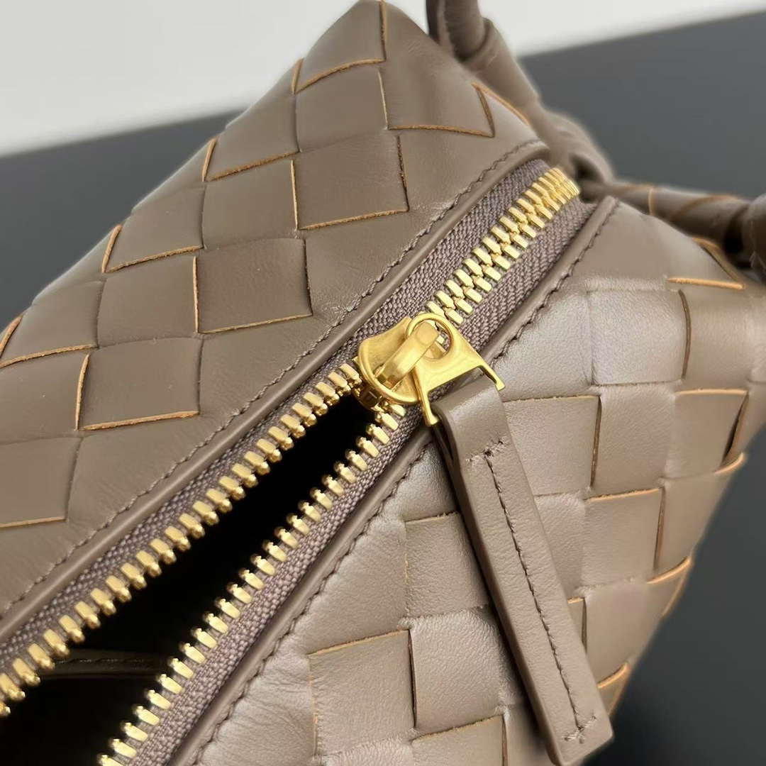 Bottega Veneta BV 796615  Mini Loop intrecciato leather cross-body bag Coffee