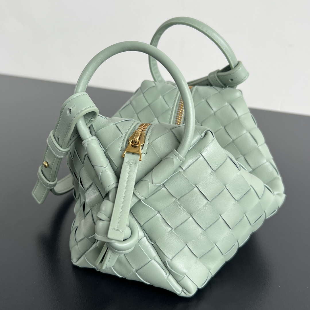 Bottega Veneta BV 796615  Mini Loop intrecciato leather cross-body bag Green