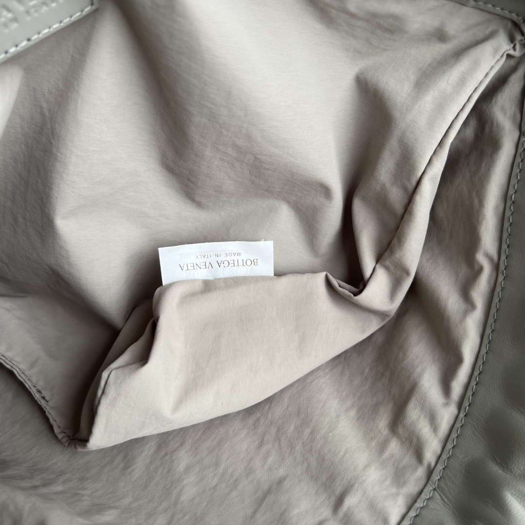 Bottega Veneta BV 796728V3IV12916  Dustbag Gray