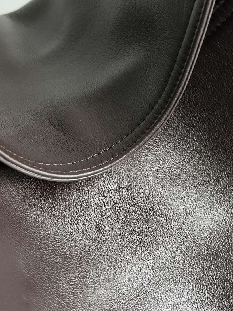 Bottega Veneta BV 803976 Large Hop bag  Shoulder bag in silky calf leather BV9091