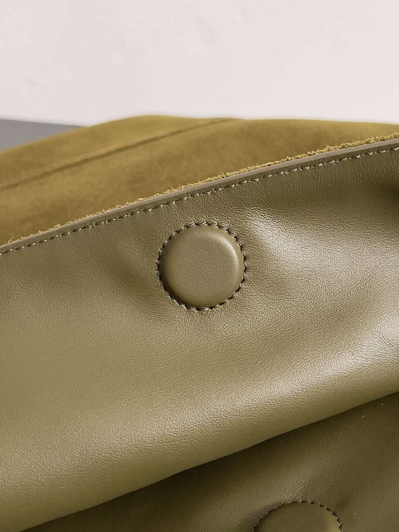 Bottega Veneta BV 803976 Large Hop bag  Shoulder bag in Suede leather BV9092