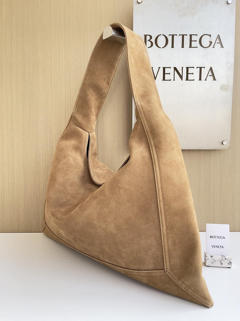 Bottega Veneta BV 803976 Large Hop bag  Shoulder bag in Suede leather BV9109