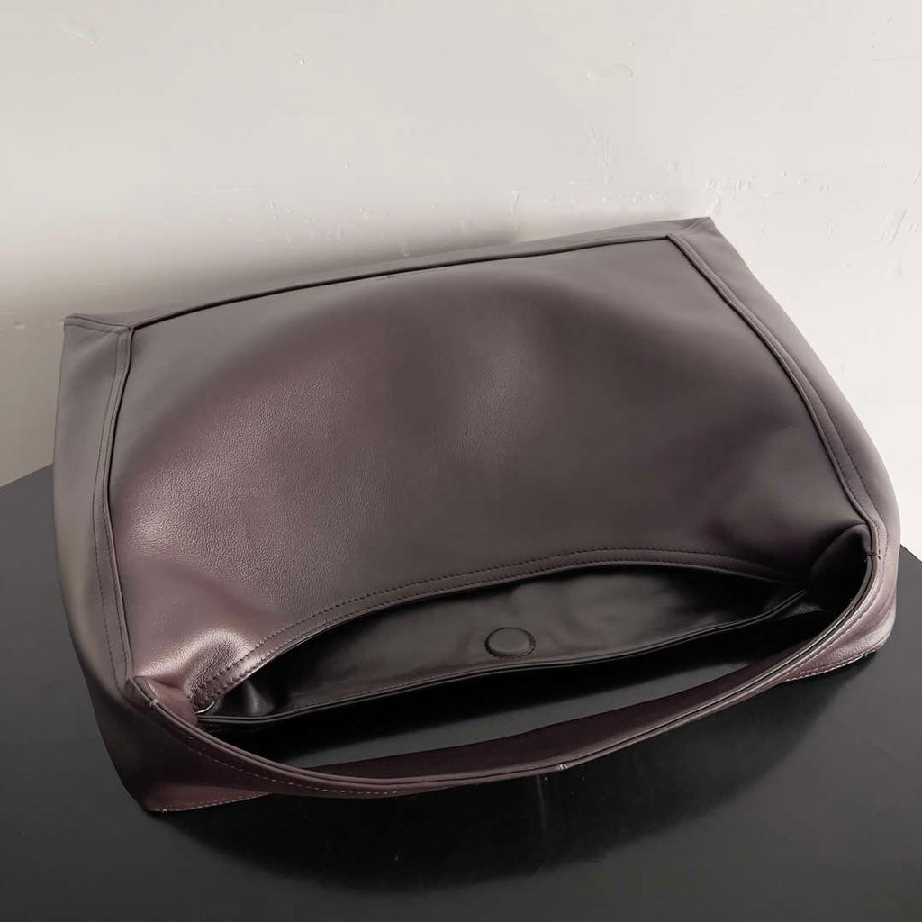 Bottega Veneta BV 803977 Hop bag  Shoulder bag in silky calf leather BV9096