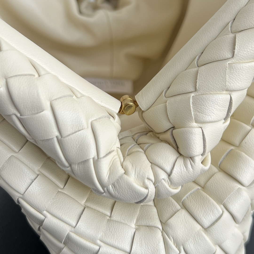 Bottega Veneta BV 804038 Small Lauren 1980 clutch Bag BV92013