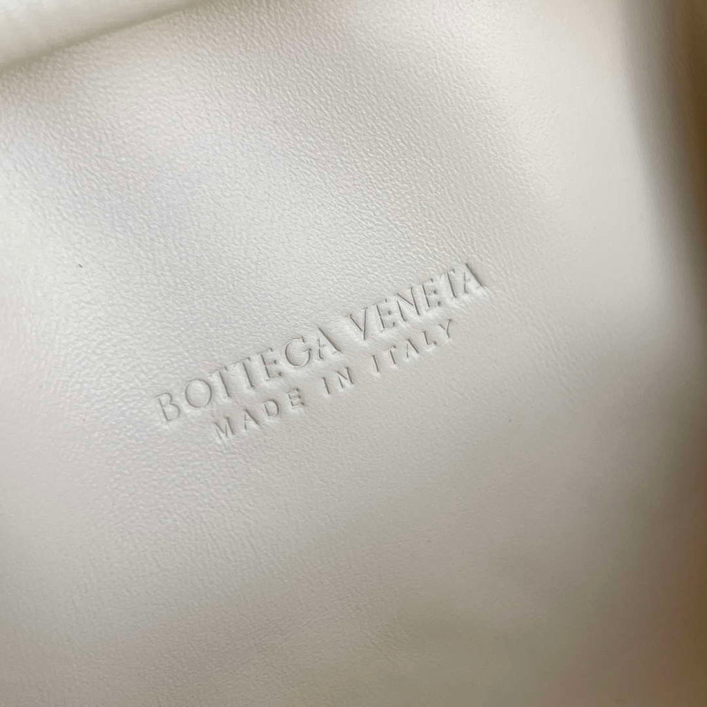 Bottega Veneta BV 804038 Small Lauren 1980 clutch Bag BV92013