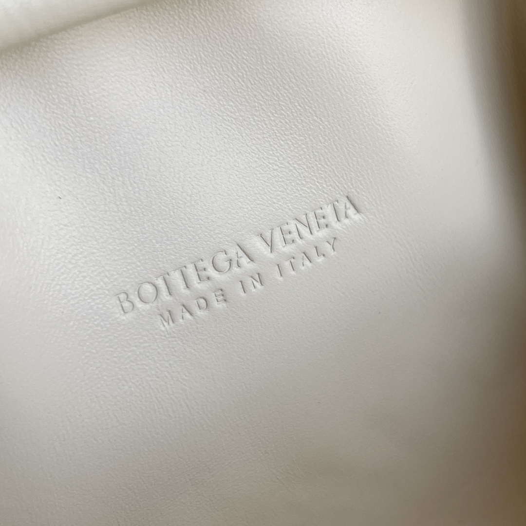 Bottega Veneta BV 804038 Small Lauren 1980 clutch Bag BV92013