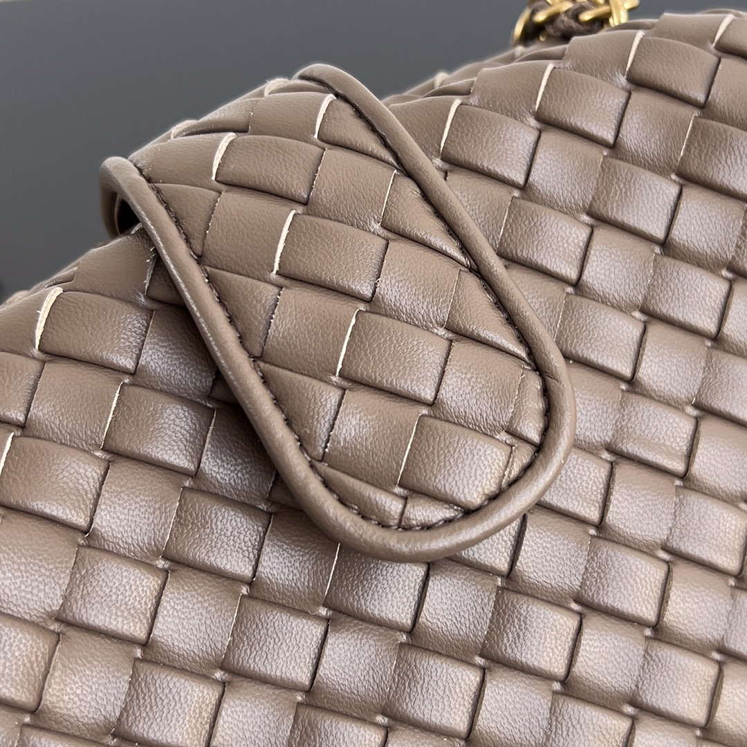 Bottega Veneta BV 804038 Small Lauren 1980 clutch Bag BV92014