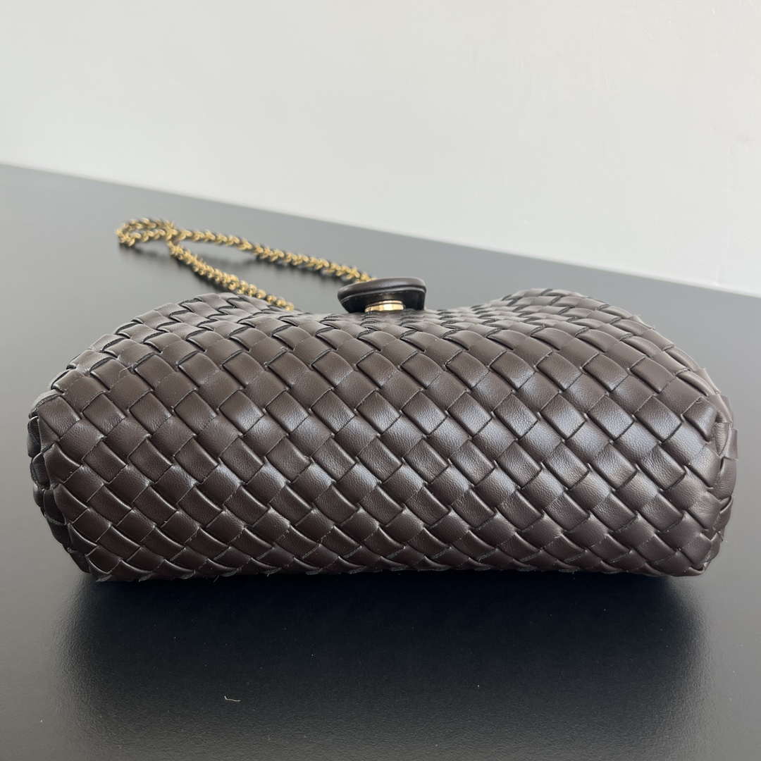 Bottega Veneta BV 804038 Small Lauren 1980 clutch Bag BV92015