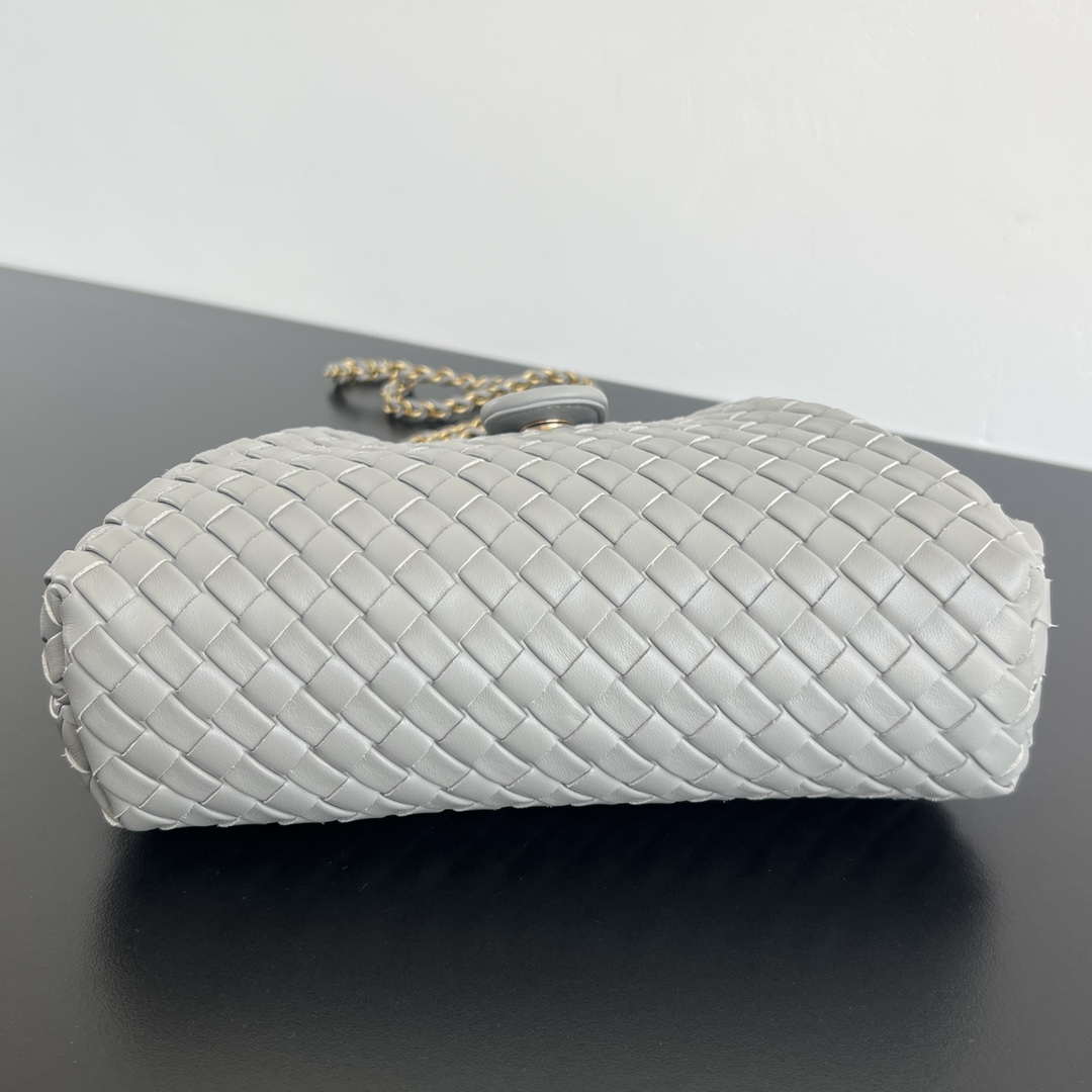 Bottega Veneta BV 804038 Small Lauren 1980 clutch Bag BV92016