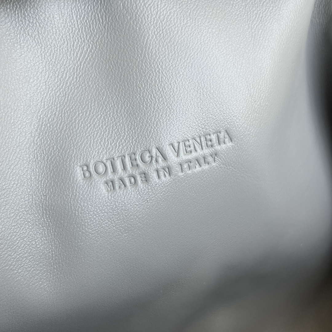 Bottega Veneta BV 804038 Small Lauren 1980 clutch Bag BV92016