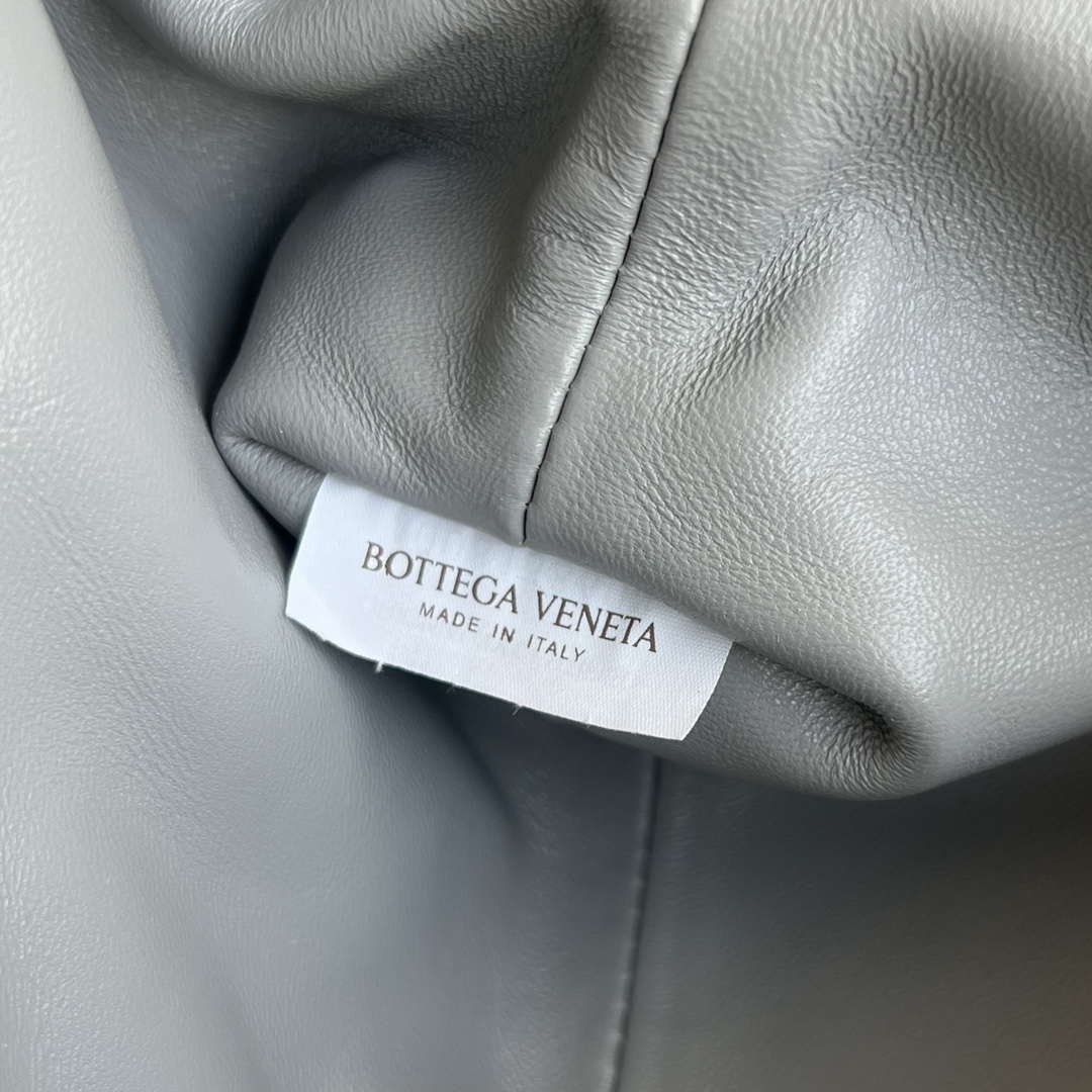 Bottega Veneta BV 804038 Small Lauren 1980 clutch Bag BV92016