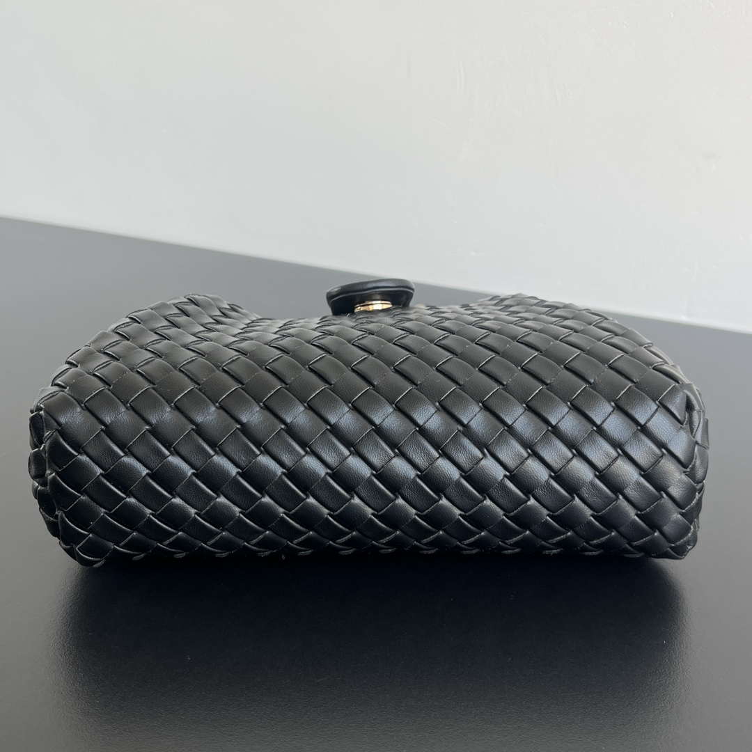 Bottega Veneta BV 804038 Small Lauren 1980 clutch Bag BV92017