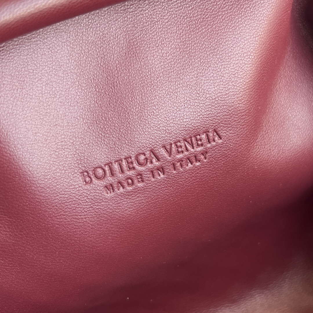 Bottega Veneta BV 804038 Small Lauren 1980 clutch Bag BV92018