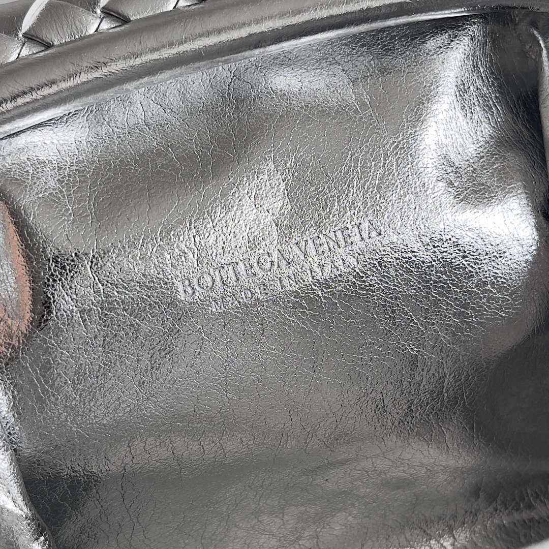 Bottega Veneta BV 804038 Small Lauren 1980 clutch Bag BV92020
