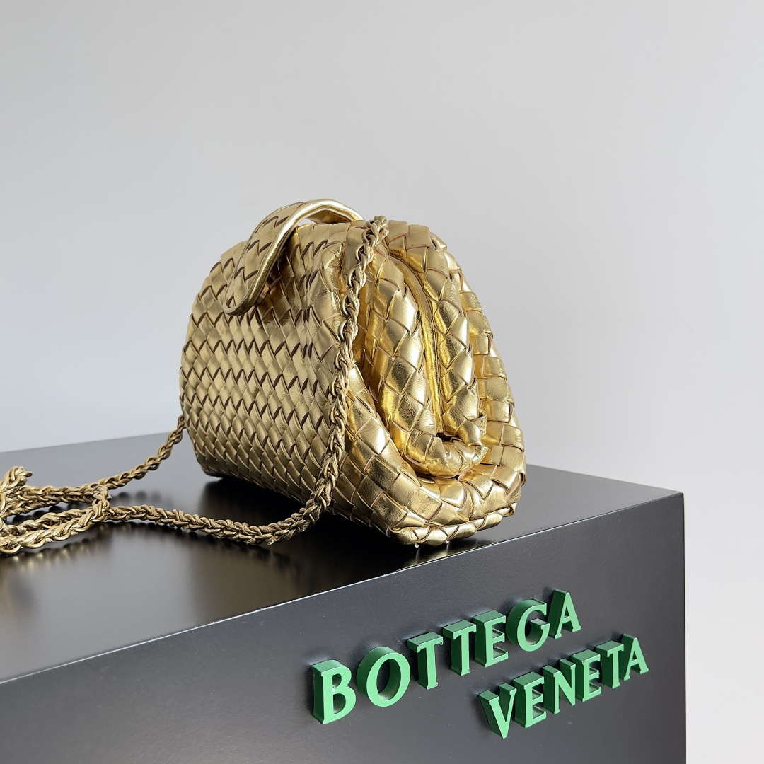 Bottega Veneta BV 804038 Small Lauren 1980 clutch Bag BV92021