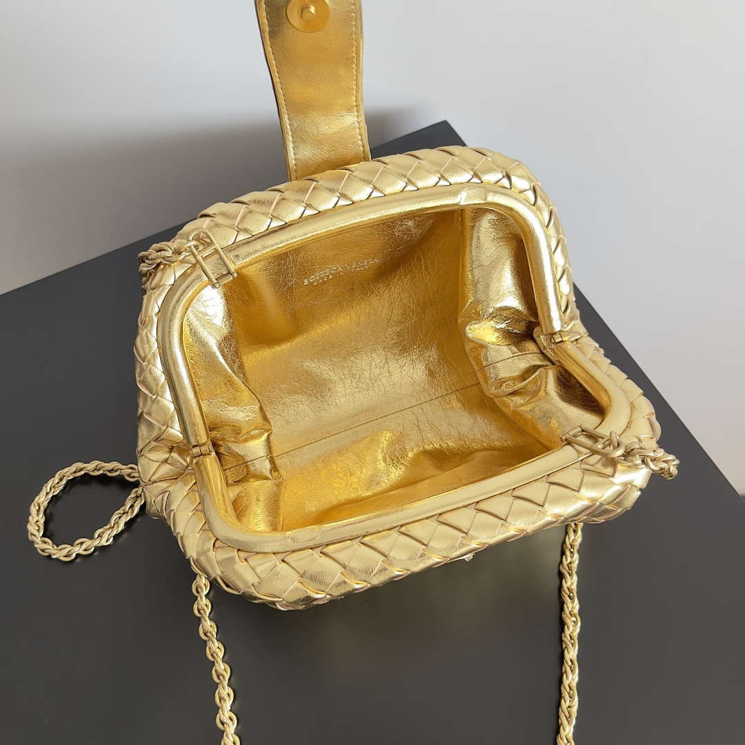 Bottega Veneta BV 804038 Small Lauren 1980 clutch Bag BV92021