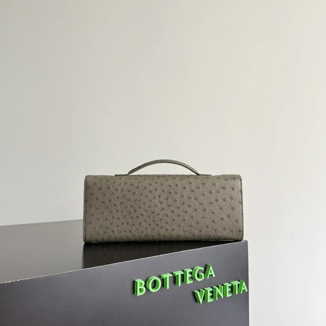 Bottega Veneta BV 805241 Long Clutch Andiamo Ostrich Leather With Handle Bv99033