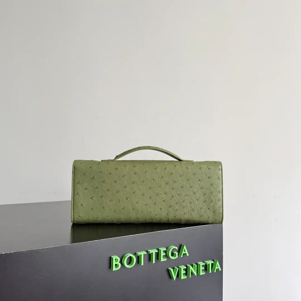 Bottega Veneta BV 805241 Long Clutch Andiamo Ostrich Leather With Handle Bv99035