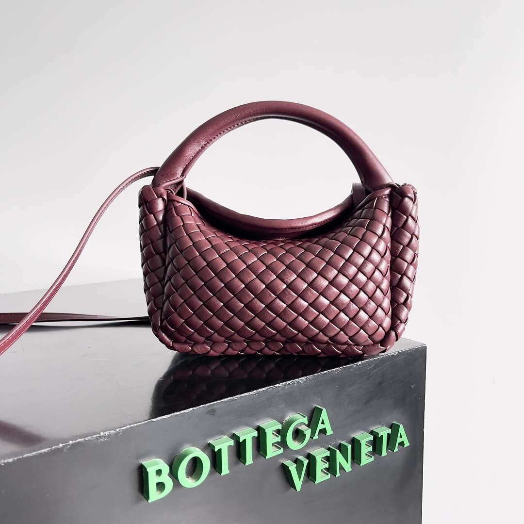 Bottega Veneta BV 805739 Mini Cobble Top Handle Wine Red