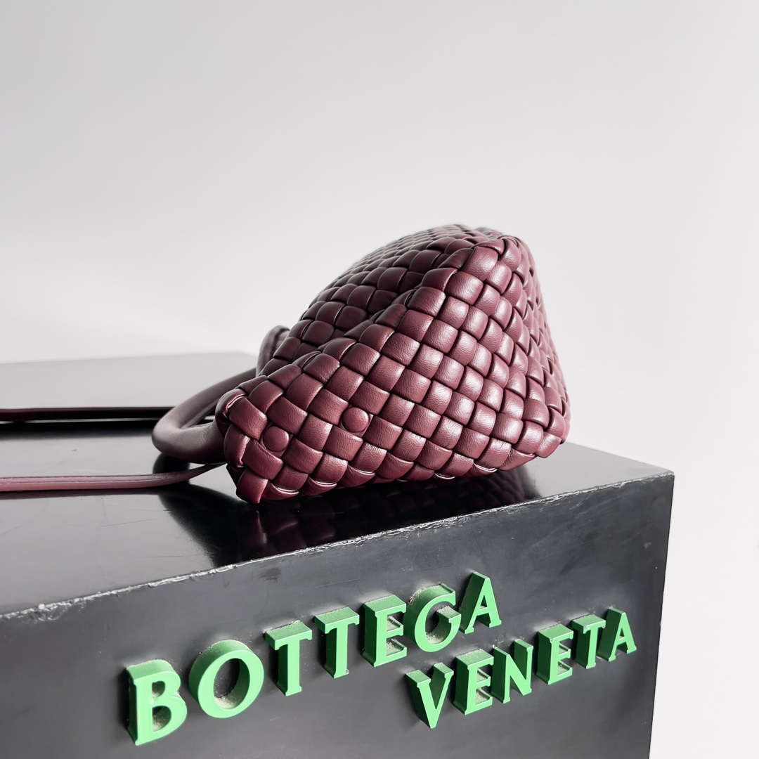 Bottega Veneta BV 805739 Mini Cobble Top Handle Wine Red