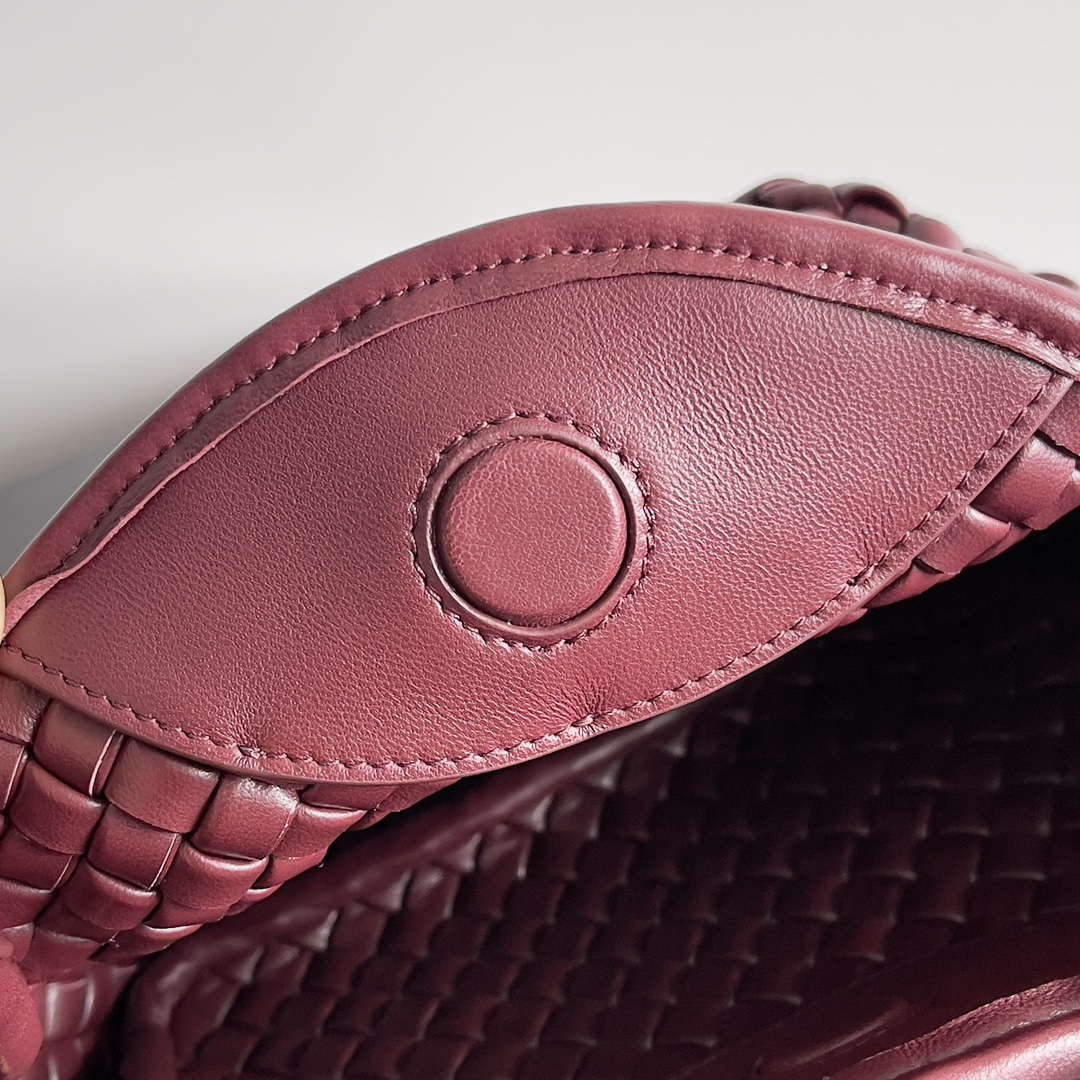 Bottega Veneta BV 805739 Mini Cobble Top Handle Wine Red