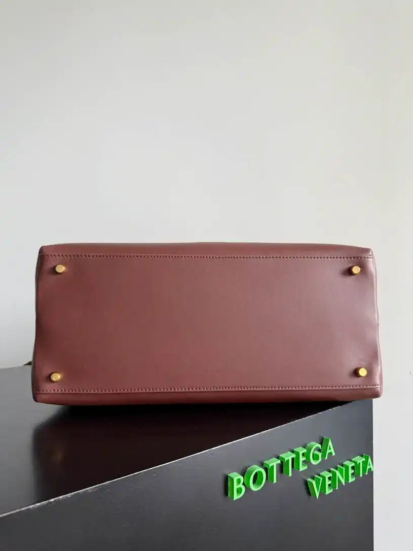 Bottega Veneta BV 806010 Large Andiamo bag BV9108