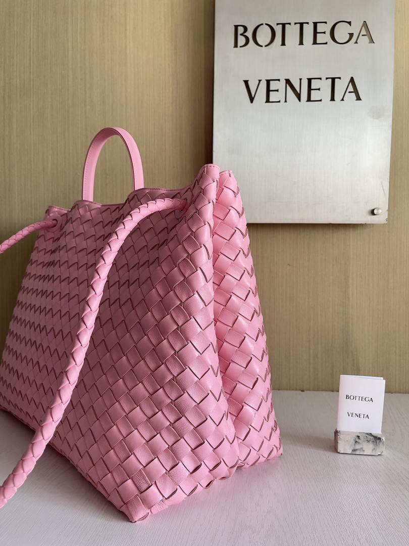 Bottega Veneta BV 766019 Large Andiamo bag BV9902