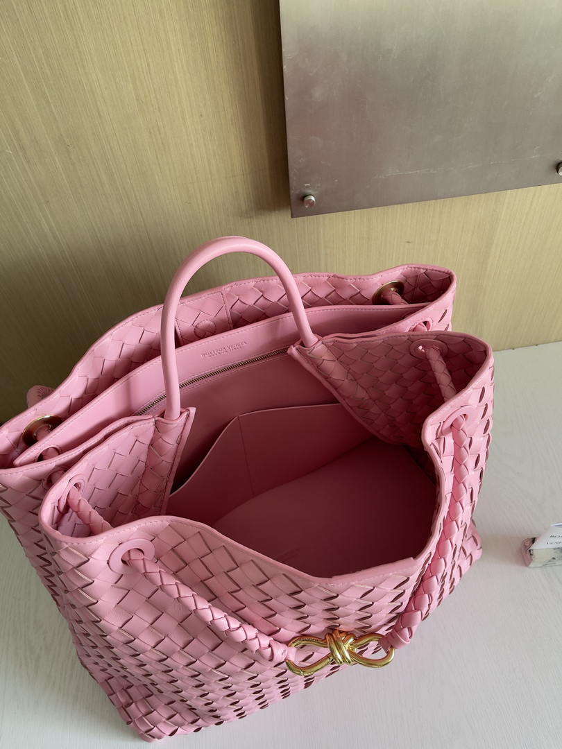 Bottega Veneta BV 766019 Large Andiamo bag BV9902