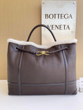 Bottega Veneta BV 806010 Large Andiamo bag BV9901