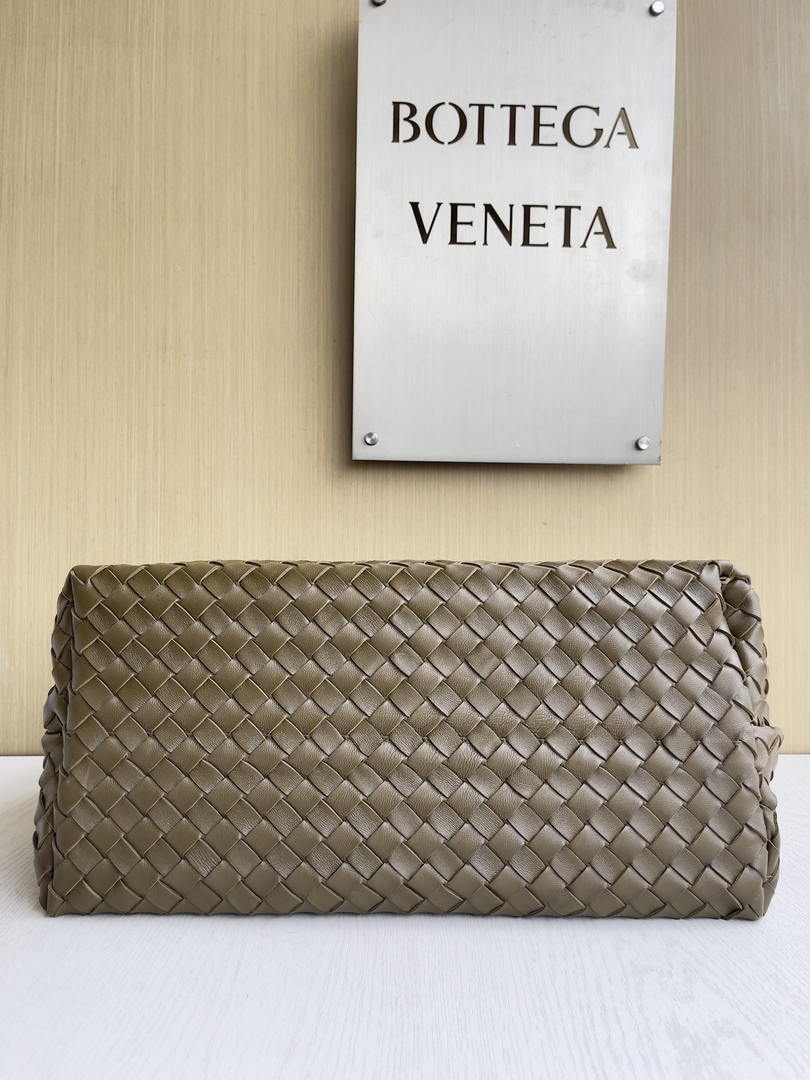 Bottega Veneta BV 766019 Large Andiamo bag BV9903