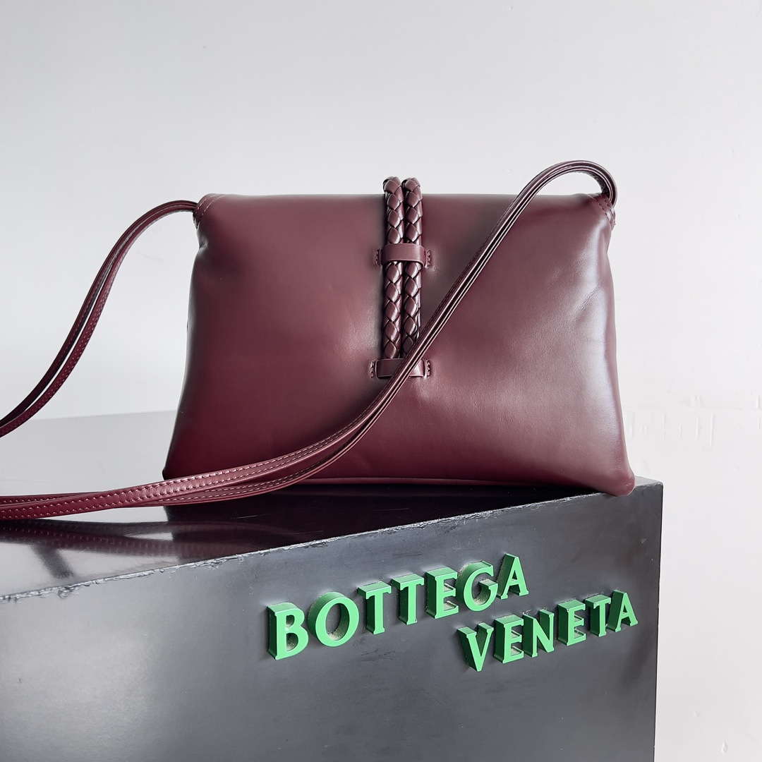 Bottega Veneta BV 806030V4SJ12190 Small Liberta Bag Wine Red