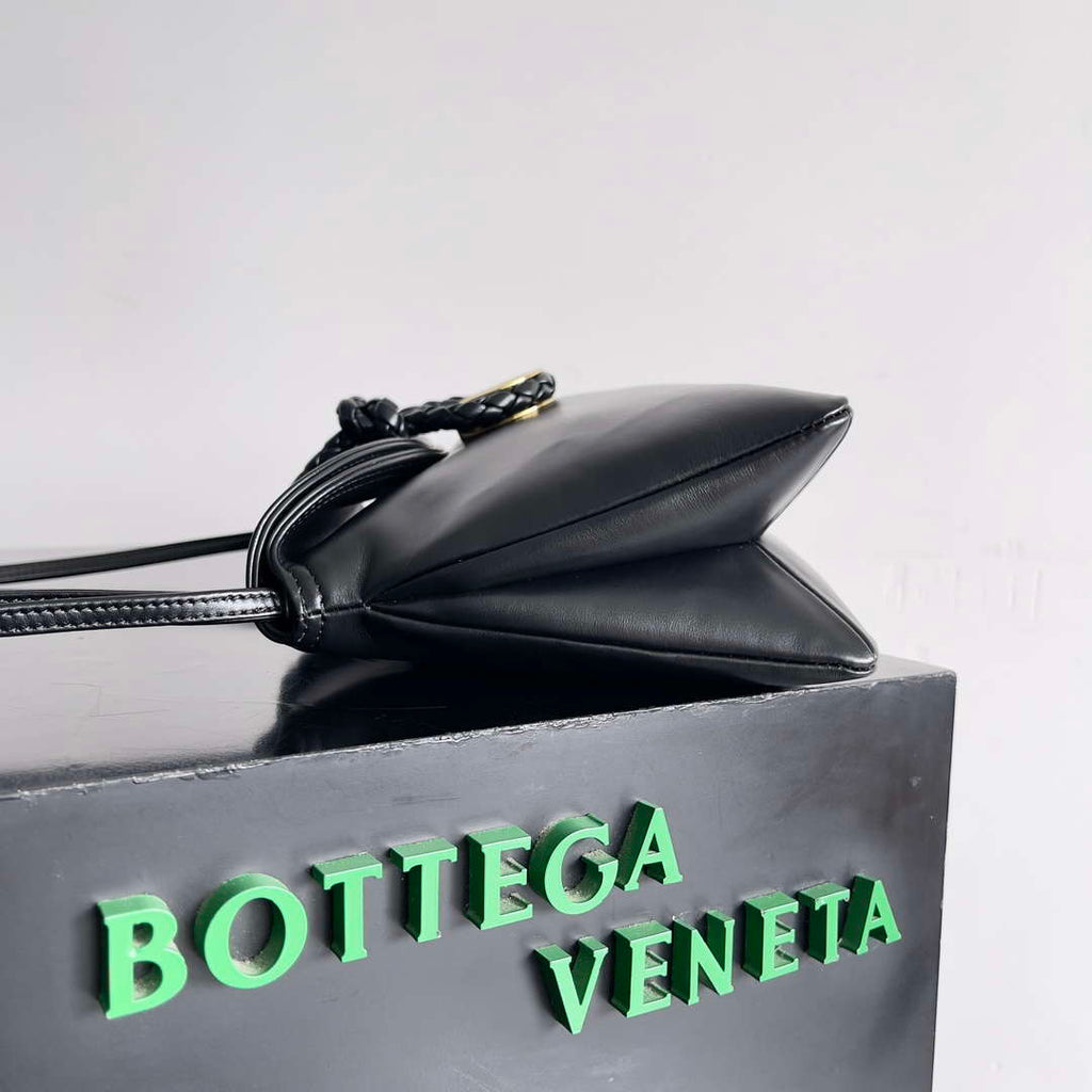 Bottega Veneta BV 806030V4SJ12190 Small Liberta Bag Black