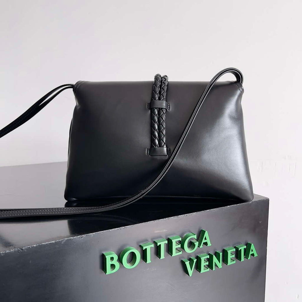 Bottega Veneta BV 806030V4SJ12190 Small Liberta Bag Black