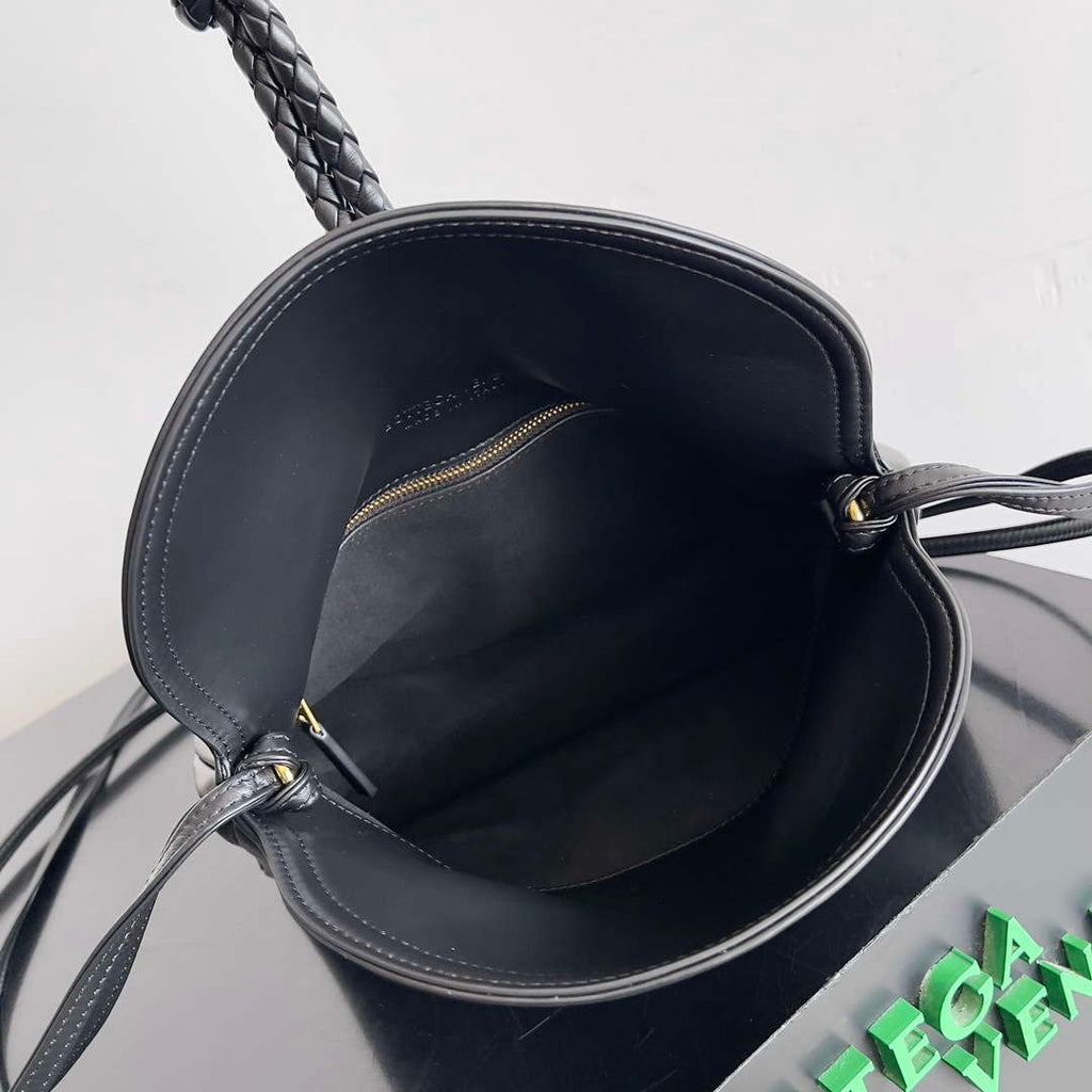Bottega Veneta BV 806030V4SJ12190 Small Liberta Bag Black