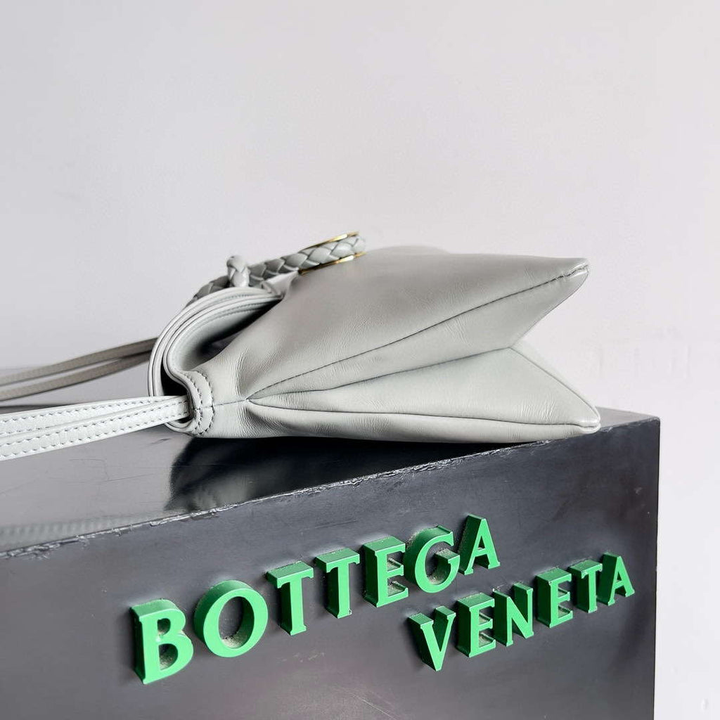 Bottega Veneta BV 806030V4SJ12190 Small Liberta Bag White