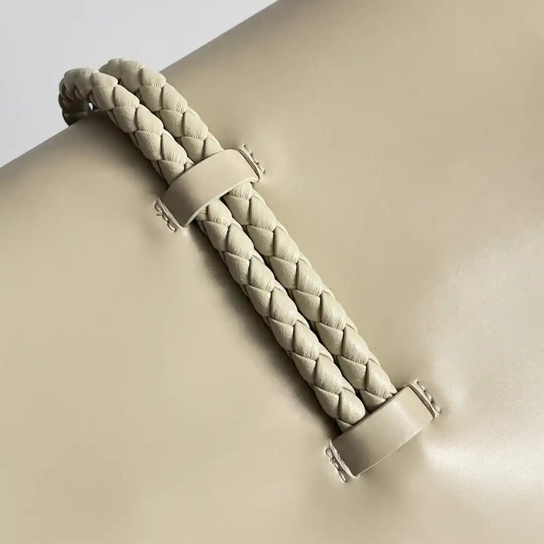 Bottega Veneta BV 806034V4SJ12250 Medium Liberta Bag Apricot