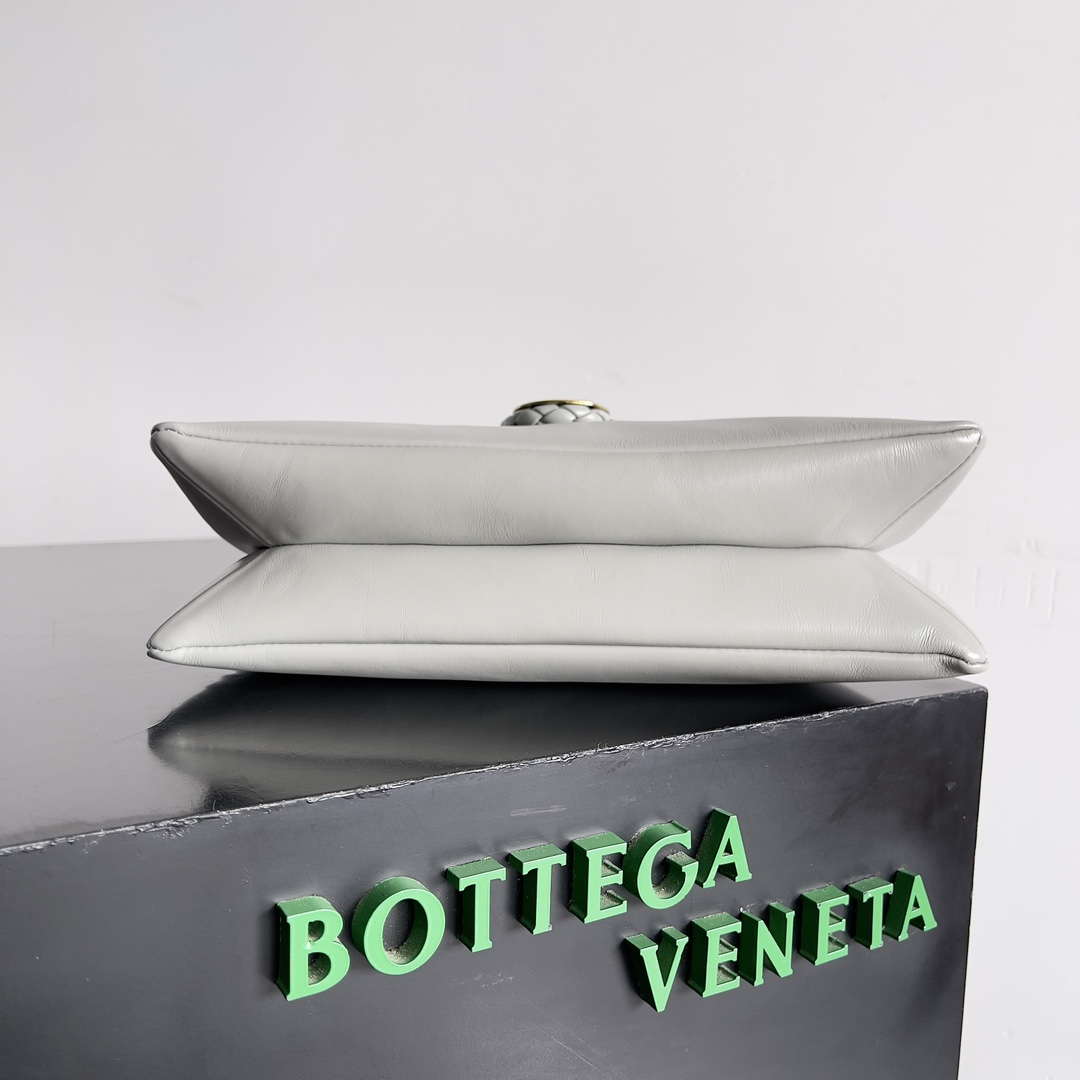 Bottega Veneta BV 806034V4SJ12250 Medium Liberta Bag Gray White