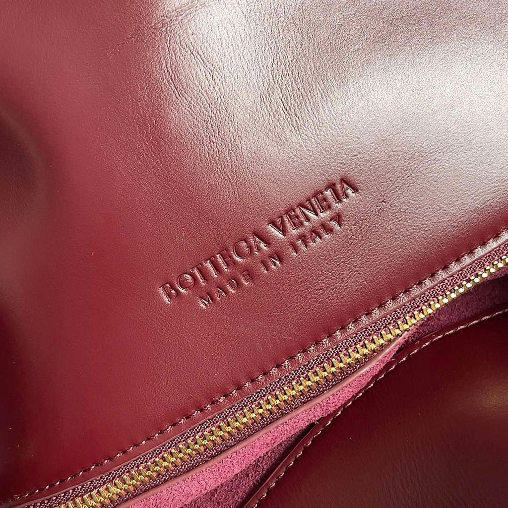 Bottega Veneta BV 806034V4SJ12250 Medium Liberta Bag Wine Red
