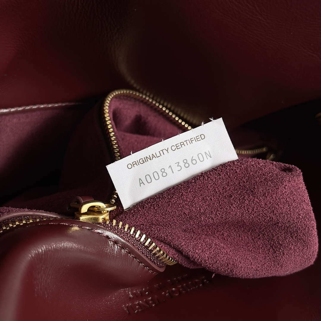 Bottega Veneta BV 806034V4SJ12250 Medium Liberta Bag Wine Red