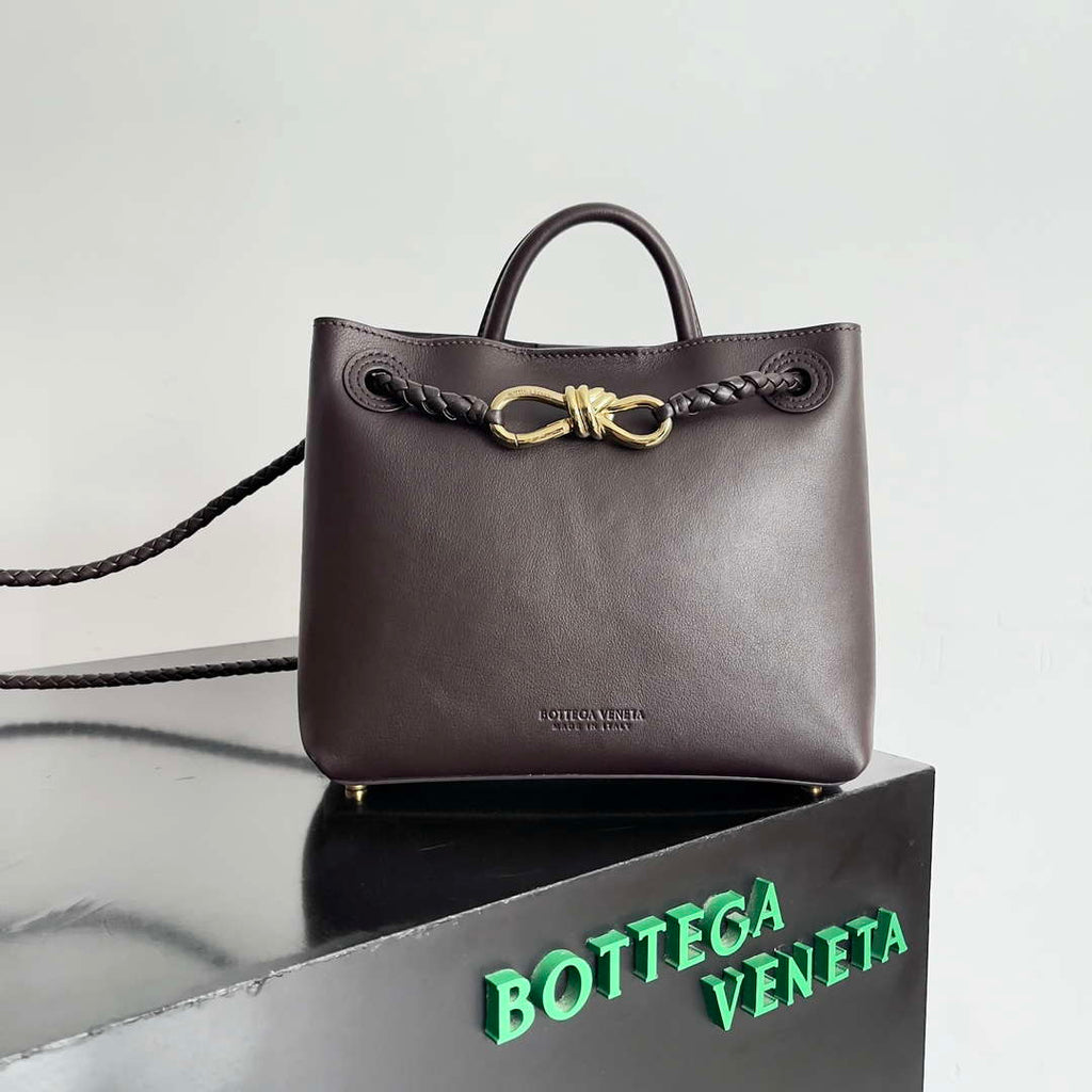 Bottega Veneta BV 810213 Small Andiamo bag BV9033