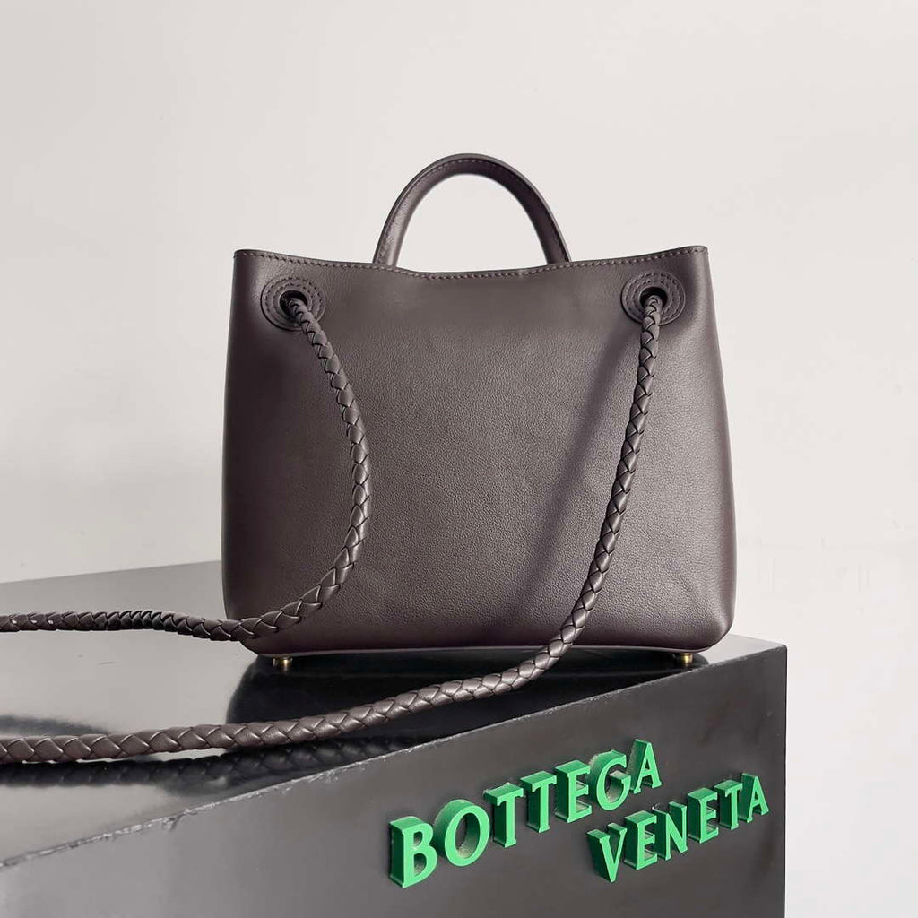 Bottega Veneta BV 810213 Small Andiamo bag BV9033