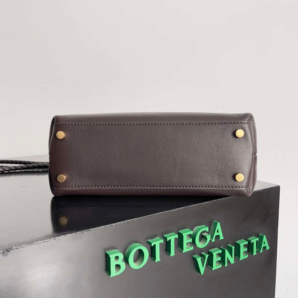Bottega Veneta BV 810213 Small Andiamo bag BV9033