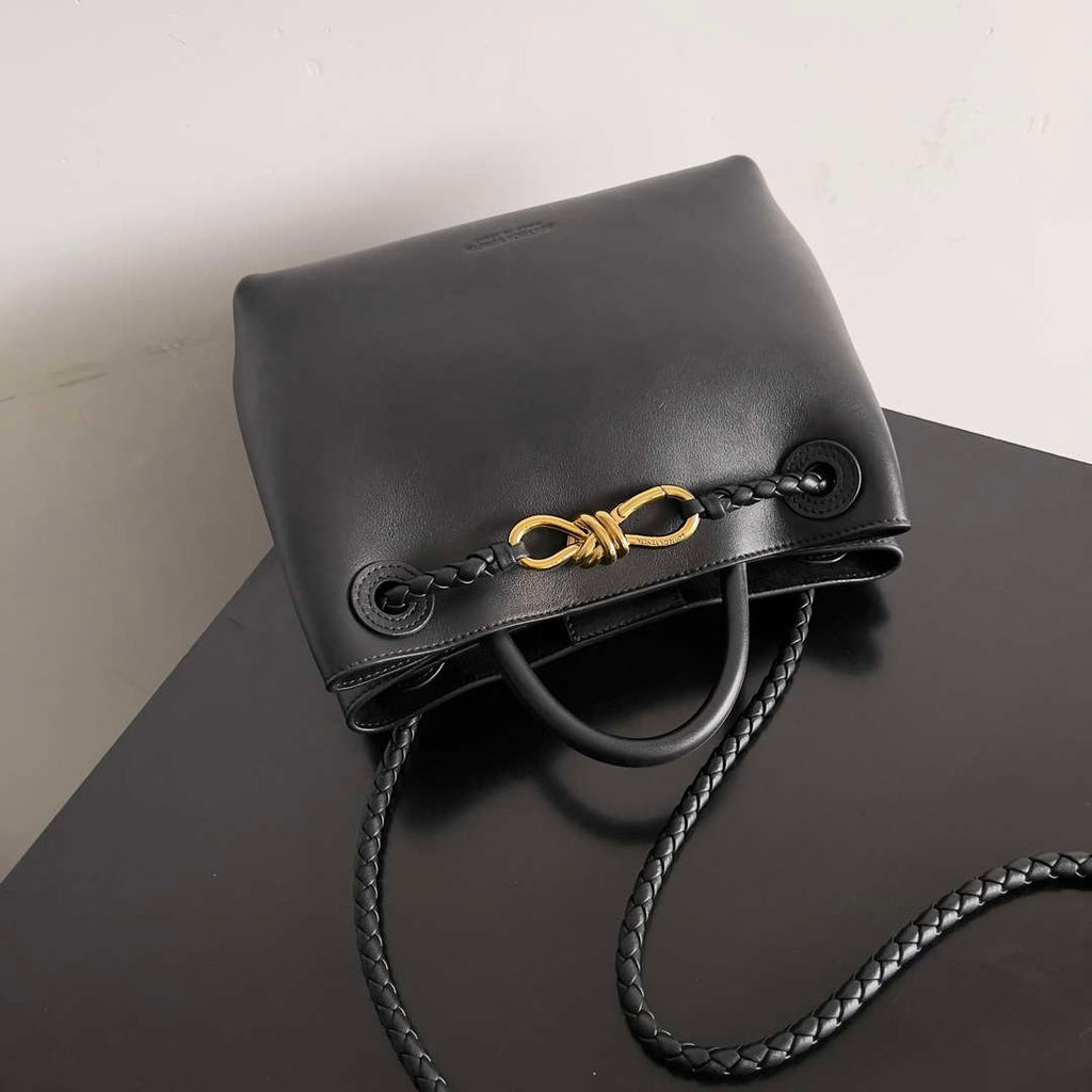Bottega Veneta BV 810213 Small Andiamo bag BV9034