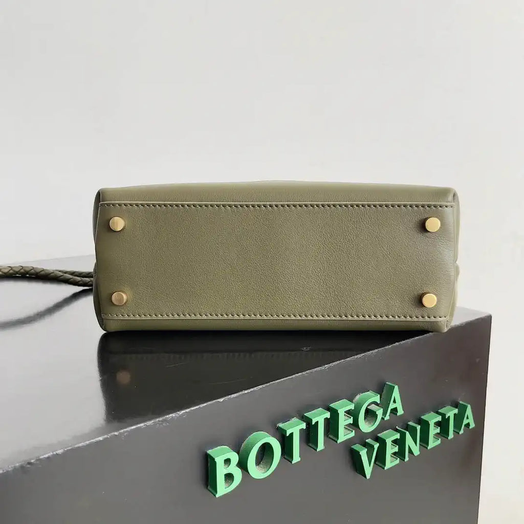 Bottega Veneta BV 810213 Small Andiamo bag BV9103