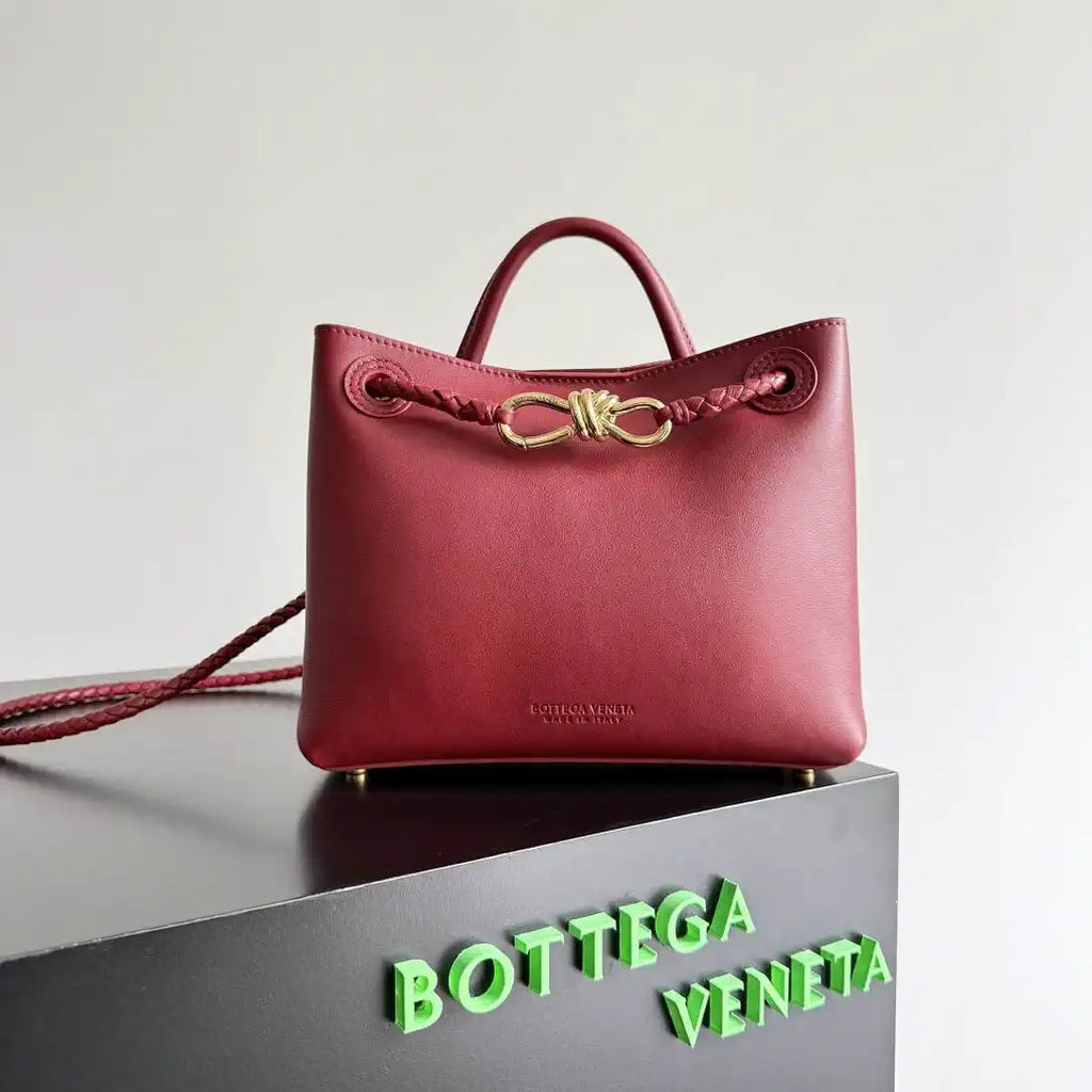Bottega Veneta BV 810213 Small Andiamo bag BV9104