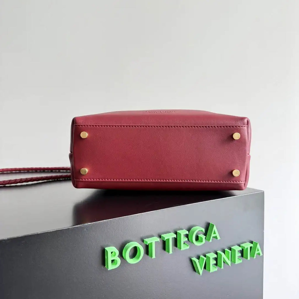 Bottega Veneta BV 810213 Small Andiamo bag BV9104