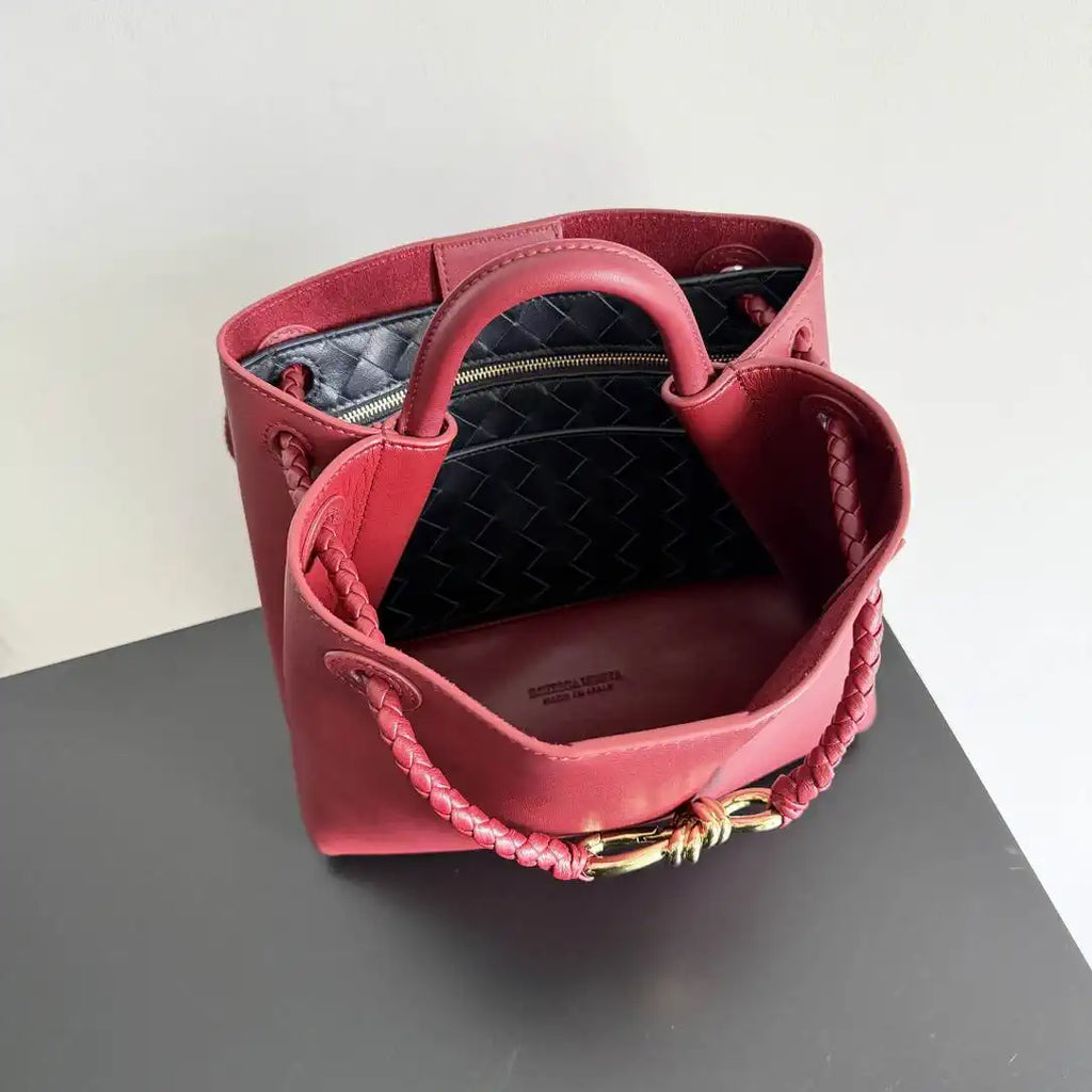 Bottega Veneta BV 810213 Small Andiamo bag BV9104