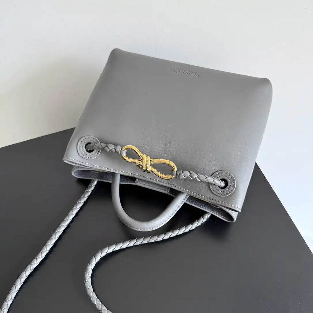 Bottega Veneta BV 810213 Small Andiamo bag BV9105
