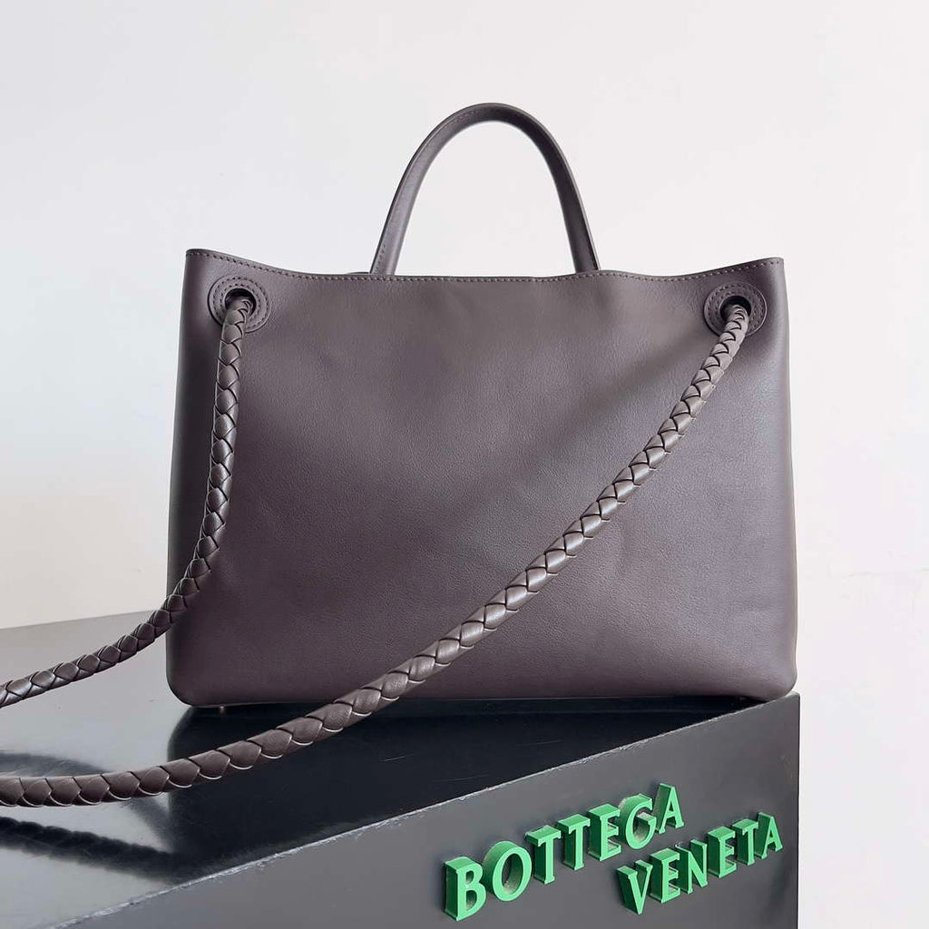 Bottega Veneta BV 810214 Meduim Andiamo bag BV9030